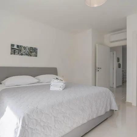 Antonada Ferienhaus *