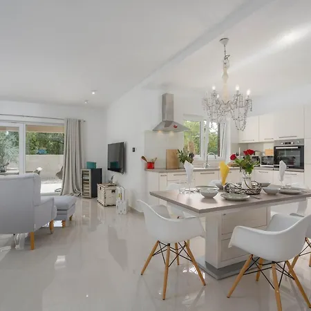 Antonada Сasa de vacaciones Vrh (Krk)