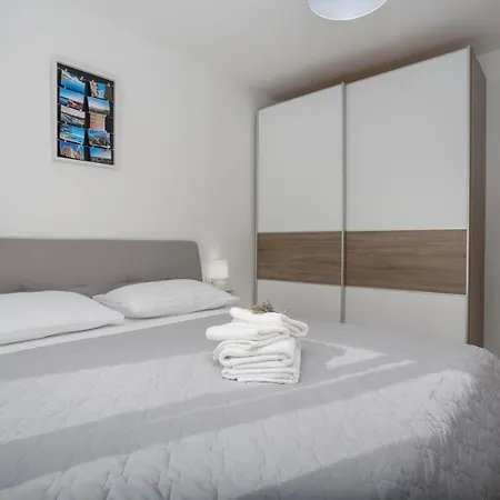 Tatil Evi Antonada Vrh (Krk)